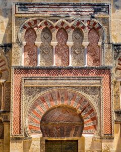 cattedrale di Mezquita cordoba spagna adornata con simbolo della svastica