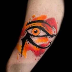 tatuaggio colorato occhio di horus