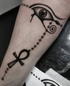 tatuaggio croce della vita esempio 11