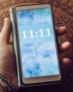 11:11 sul display di un cellulare
