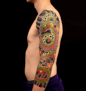 stile giapponese tatuaggio serpente