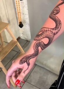 tatuaggio serpente idea 9