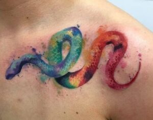 tatuaggio serpente stile watercolor