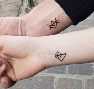 tatuaggi piccoli significativi simboli runa