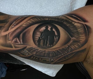 tatuaggio braccio occhio