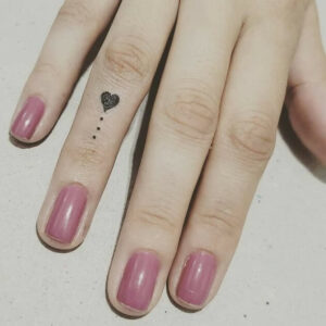 cuore micro tatuaggio