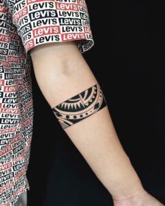 tatuaggio uomo piccolo avambraccio